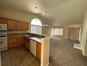 11580 Camel Rock Dr in Reno, NV - Building Photo - Building Photo