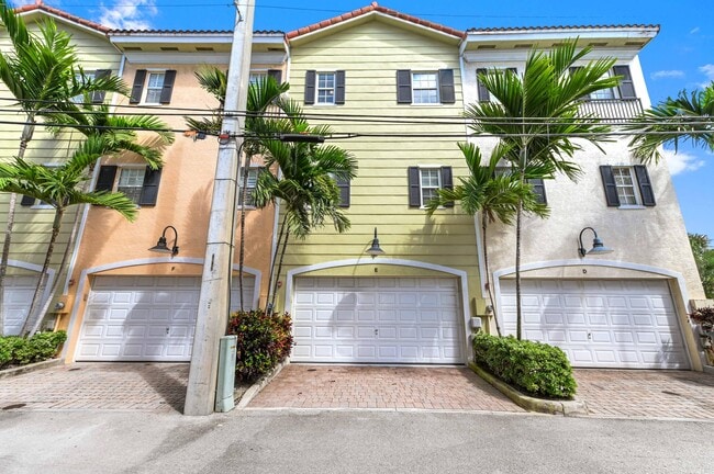 150 NE 6th Ave in Delray Beach, FL - Building Photo - Building Photo