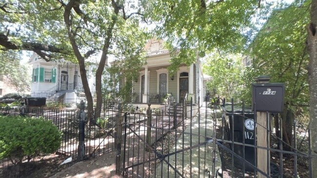 property at 1124 N Dorgenois St