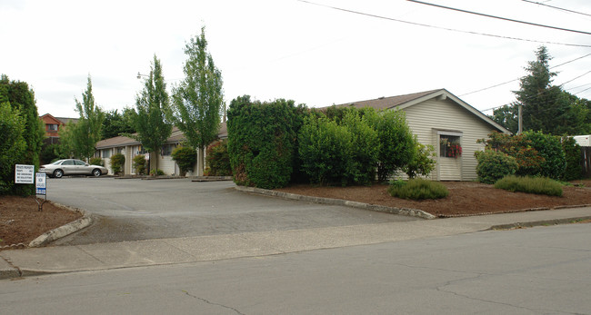 1010-1040 Lansford Dr SE in Salem, OR - Building Photo - Building Photo