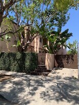 5905 Willoughby Ave, Unit A in Los Angeles, CA - Building Photo