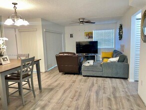 20065 NE 3rd Ct in Miami, FL - Building Photo - Building Photo