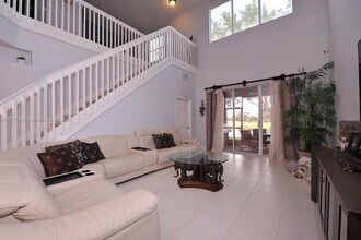 7901 S Aragon Blvd in Sunrise, FL - Building Photo - Building Photo