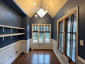 241 New Bern Pl in Raleigh, NC - Building Photo - Building Photo