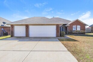 600 NE 20th St in Moore, OK - Building Photo