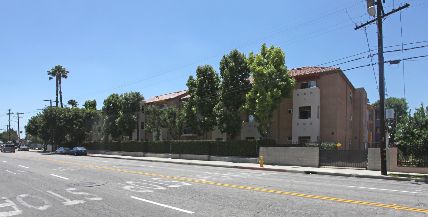 100 4111 Tyler Avenue in El Monte, CA - Foto de edificio