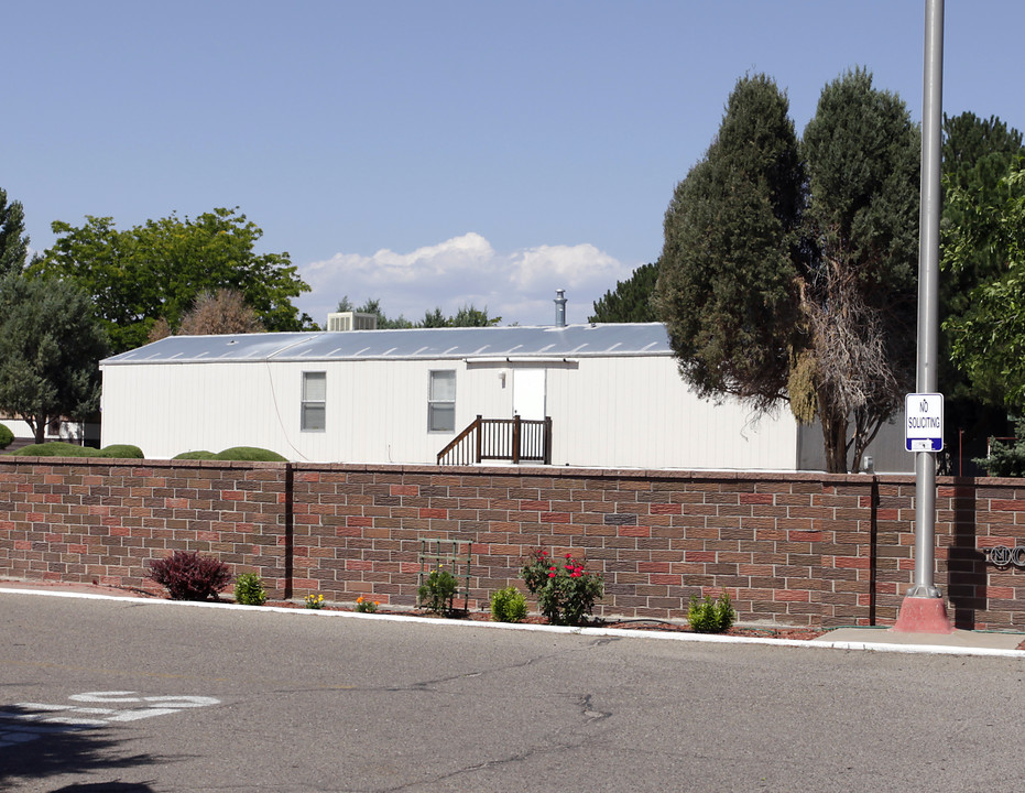 Sunset Country Estates in Pueblo, CO - Building Photo