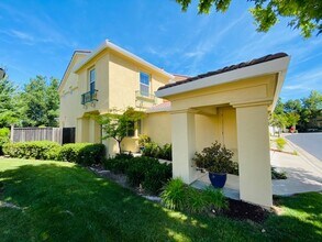 7025 Briza Loop in San Ramon, CA - Building Photo - Building Photo