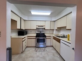52 Yale Ave in Jersey City, NJ - Building Photo
