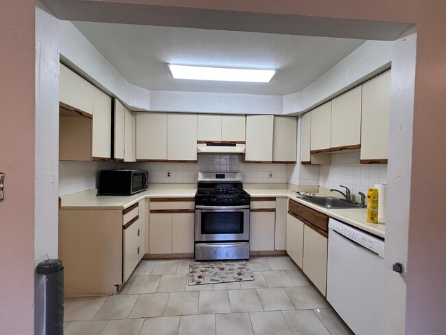 property at 52 Yale Ave