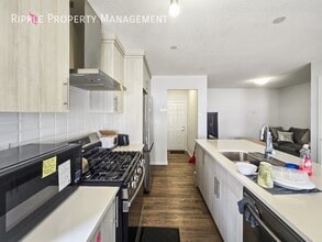 1853 Carrington Blvd in Calgary, AB - Building Photo - Building Photo