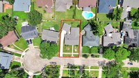 9726 Springmont Dr in Houston, TX - Building Photo - Building Photo