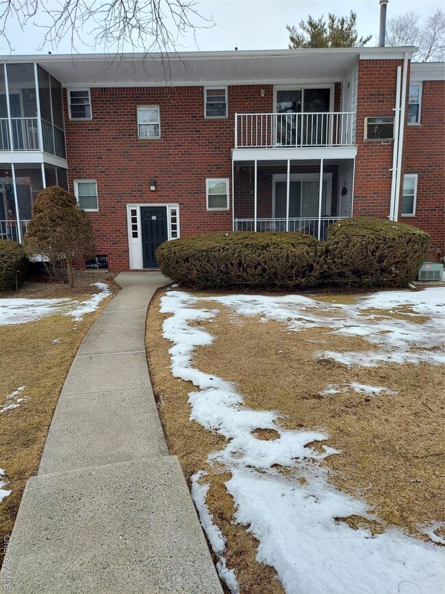 50 Bon Aire Cir in Suffern, NY - Building Photo - Building Photo