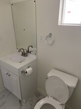 1075 Calle Ciruelo in Thousand Oaks, CA - Building Photo - Building Photo