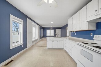 882 Liberty St, Unit 1 in Springfield, MA - Foto de edificio - Building Photo