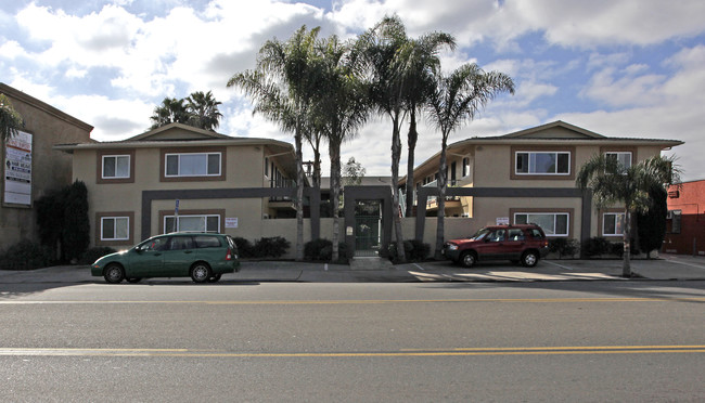 Palm Grove Villas in San Diego, CA - Building Photo - Building Photo