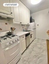 338 E 65th St in New York, NY - Building Photo - Building Photo