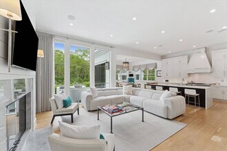 28 Georgica Woods Ln in Wainscott, NY - Building Photo - Building Photo