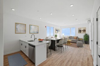 1309 Cambridge St-Unit -201 in Philadelphia, PA - Building Photo - Building Photo