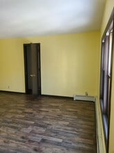 31 Leyfred Ter, Unit 3 in Springfield, MA - Foto de edificio - Building Photo