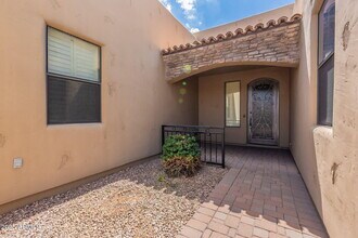 1545 E Kings Ct in Gilbert, AZ - Building Photo - Building Photo