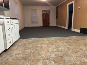 47 Elkins St in Franklin, NH - Foto de edificio - Building Photo