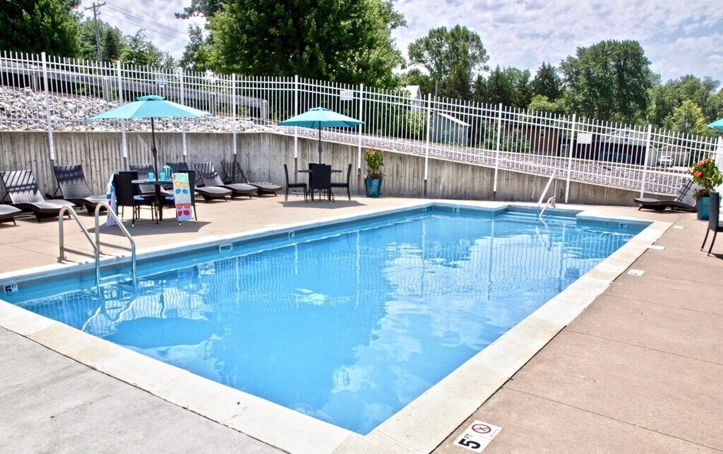 Cedar Creek Crossing Apartments in Quincy, IL