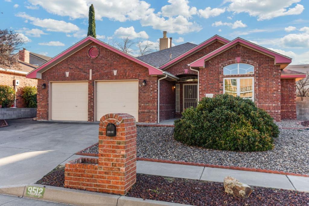 9512 Rosas Ave NE in Albuquerque, NM - Building Photo