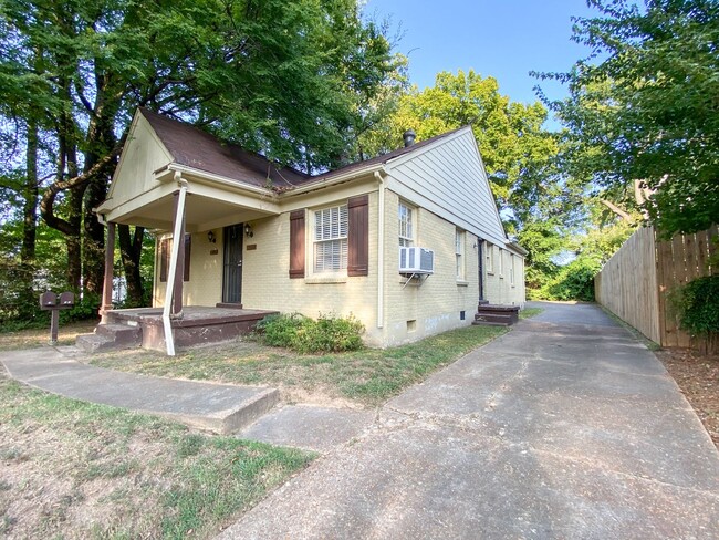 378 N Willett St in Memphis, TN - Foto de edificio - Building Photo