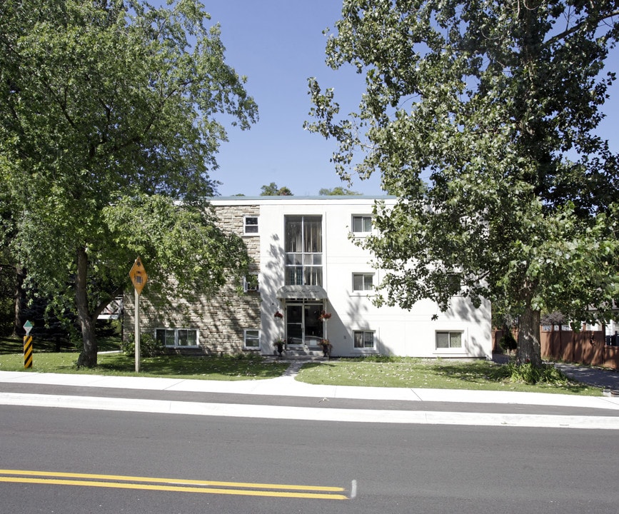 181 King St E in Caledon, ON - Building Photo