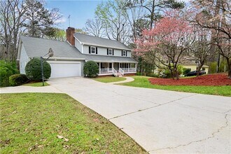 4711 Nutmeg Way SW in Lilburn, GA - Building Photo - Building Photo