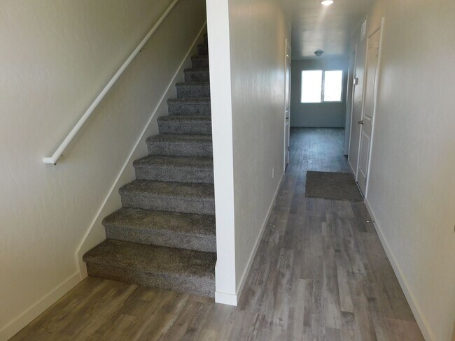 701 Canyon Ct, Unit Unit B in Grand Junction, CO - Building Photo - Building Photo