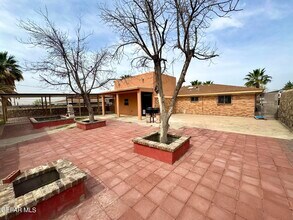 142 Clairemont Rd in El Paso, TX - Building Photo - Building Photo