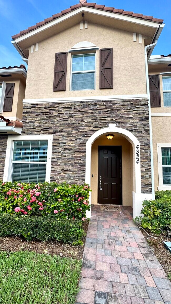 property at 4324 Maybelle Ln