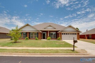512 Summer Cove Cir NW in Madison, AL - Building Photo