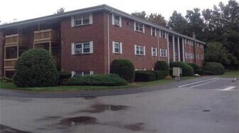 39 Pleasant St in Northborough, MA - Building Photo