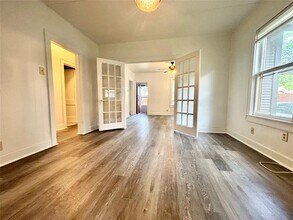 1203 Leona St in Austin, TX - Building Photo - Building Photo