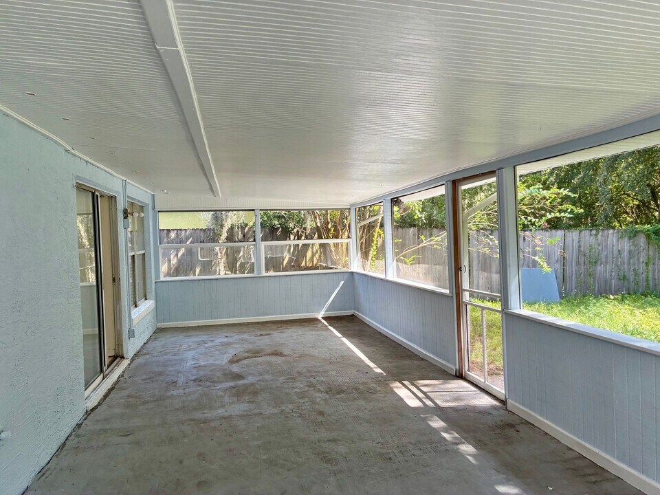 933 Ponderosa Pine Ct in Orlando, FL - Building Photo
