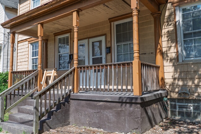 1 Parkview St, Unit A in Pittsburgh, PA - Foto de edificio - Building Photo