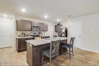 2520 Esplanade St in Ocean Springs, MS - Building Photo - Building Photo