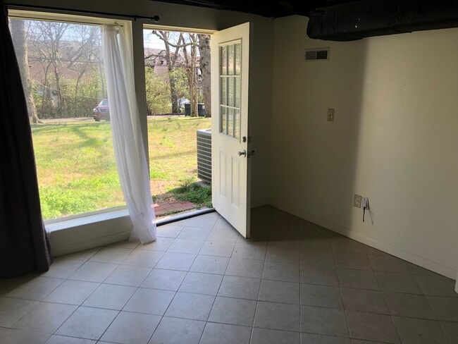 3145 Parthenon Ave, Unit C in Nashville, TN - Building Photo - Building Photo