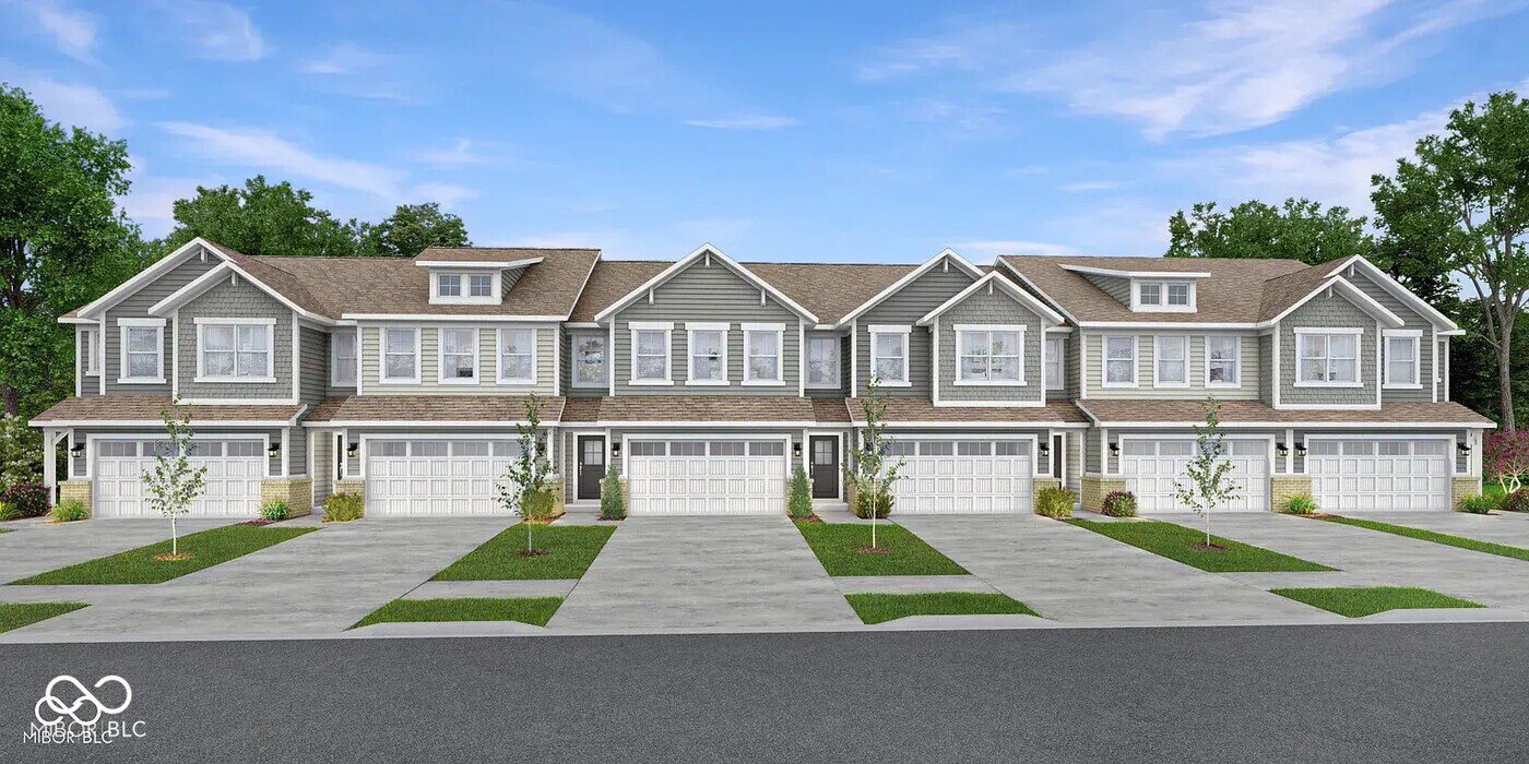 7693 Marin Pkwy in Cumberland, IN - Building Photo