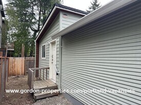 5424 SE 88th Ave in Portland, OR - Building Photo