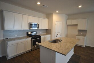 717 Mais Dr in Georgetown, TX - Building Photo - Building Photo