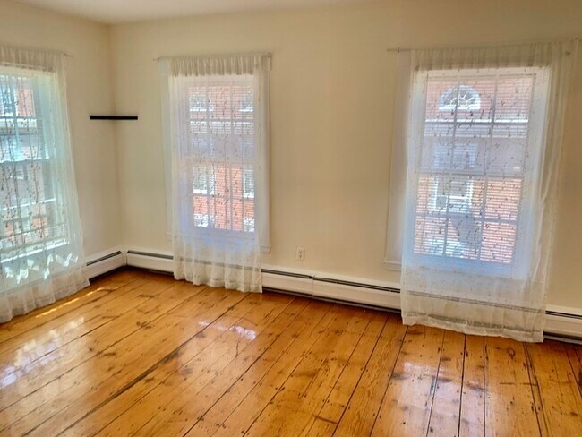 10 Appian Way, Unit 3 in Cambridge, MA - Building Photo - Building Photo