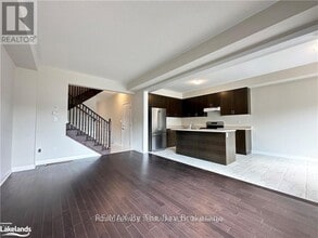 58 Nicort Rd in Wasaga Beach, ON - Building Photo - Building Photo