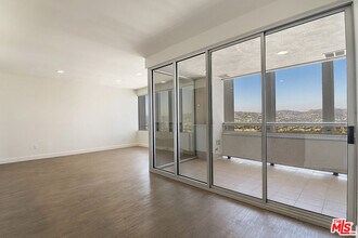 735 Hauser Blvd in Los Angeles, CA - Building Photo - Building Photo