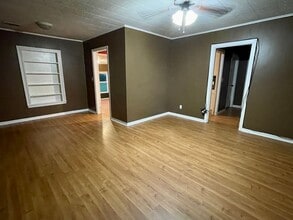 605 E Main St in Omaha, TX - Building Photo - Building Photo