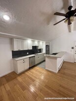 241 Maverick St in Boston, MA - Building Photo