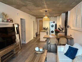 190 Murray Rue in Montréal, QC - Building Photo